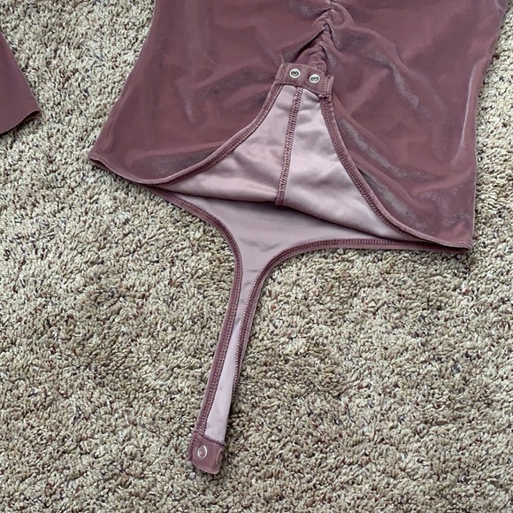 NWOT Express Velvet Bodysuit - Picture 5 of 5